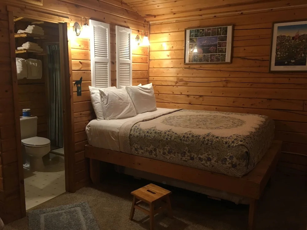 Earthsong Lodge