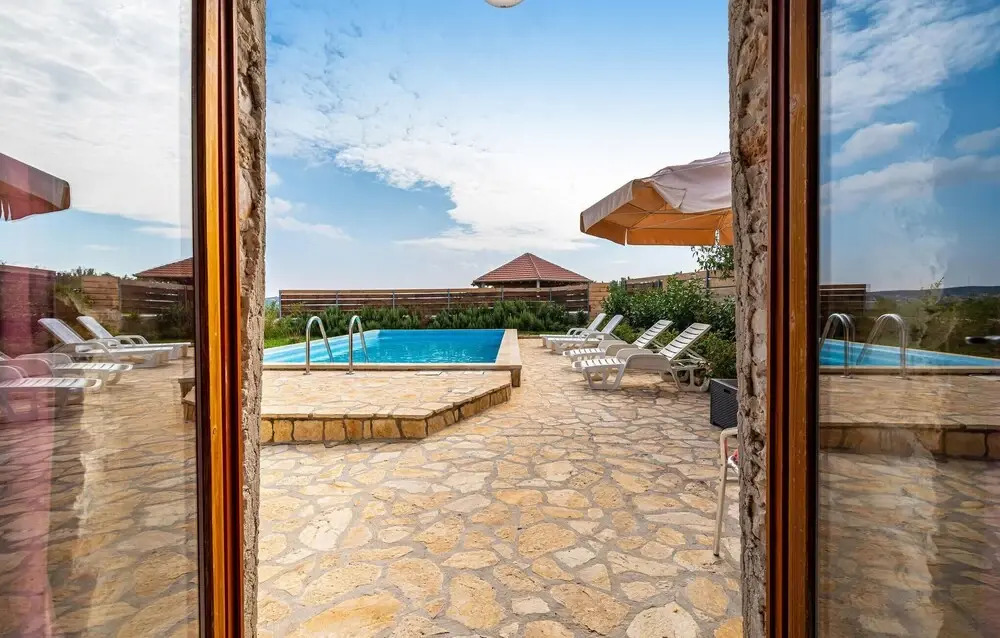 Stunning Home in Lisane Tinjske With 2 Bedrooms, Wifi and Outdoor Swimming Pool