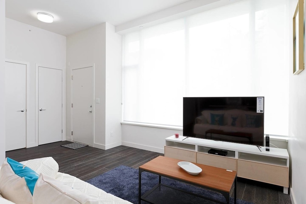 Modern Bright Townhome in Richmond