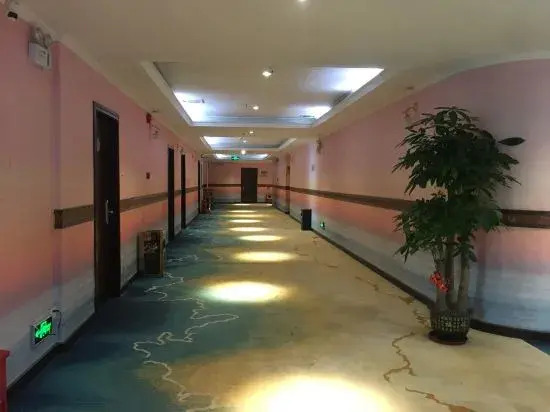 Jinhuang Theme Hotel