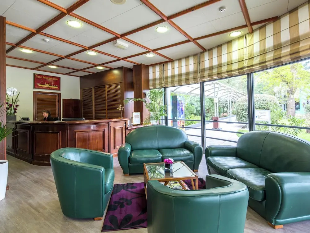 Marine Apartment With Dishwasher in Harbor Town