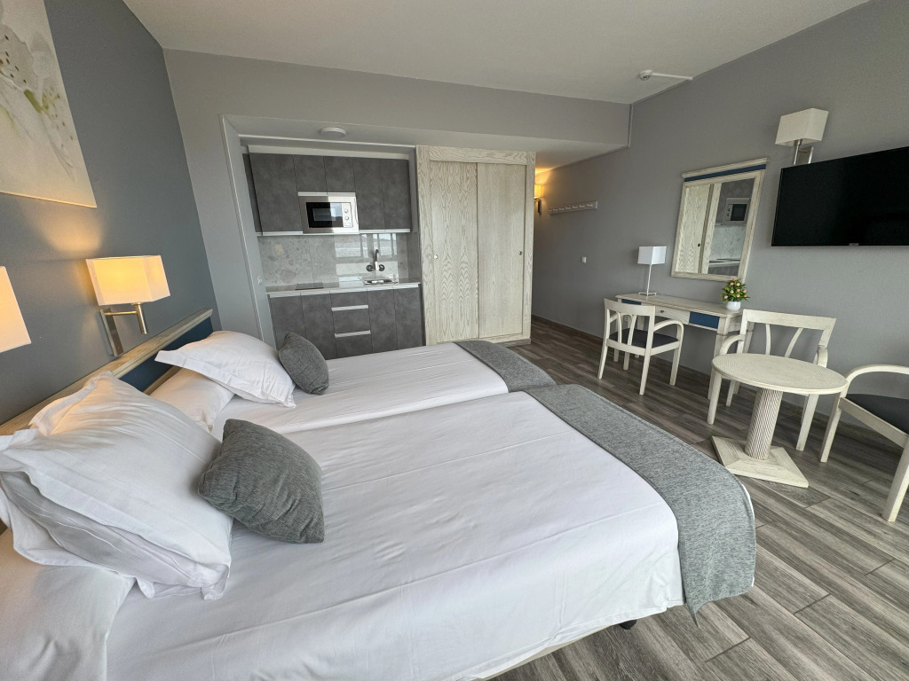 Apartamentos Colón Playa