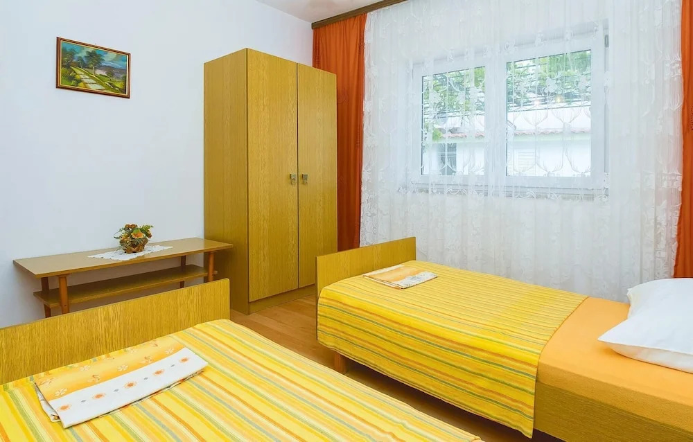 Amazing Home in Omis With Wifi and 4 Bedrooms