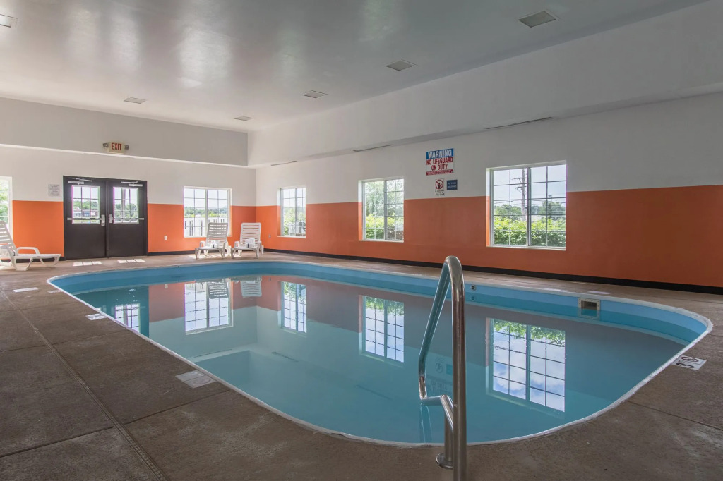 Microtel Inn & Suites by Wyndham Cleveland Streetsboro