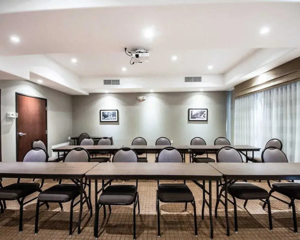Sleep Inn & Suites Hennessey