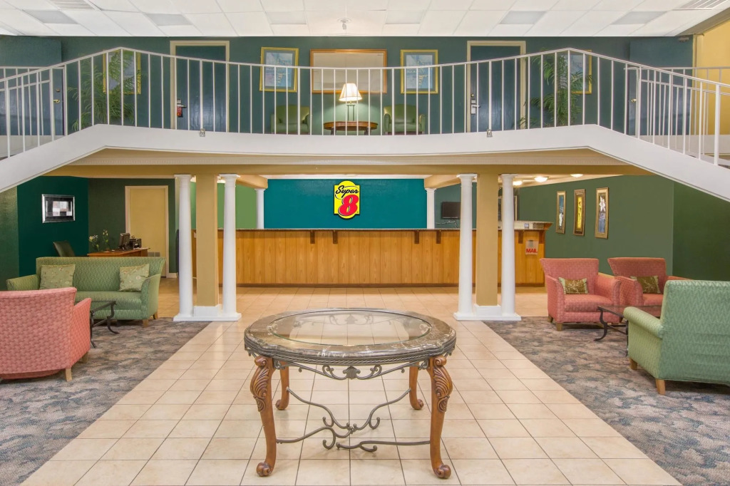 Super 8 by Wyndham Biloxi at the Beach