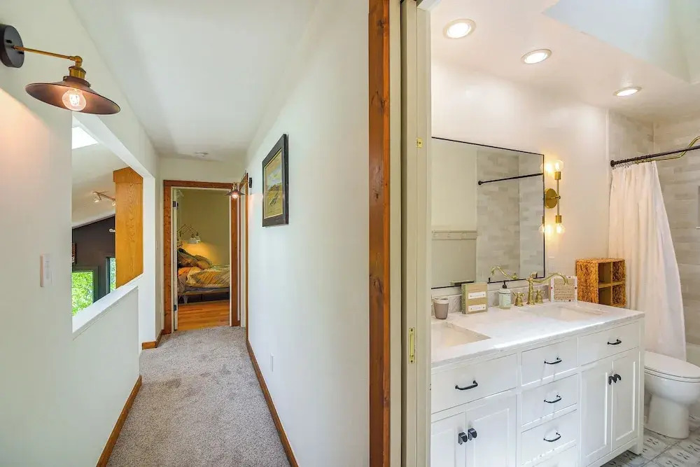 Hot Tub, Mtn-view Deck: Peaceful Evergreen Home!