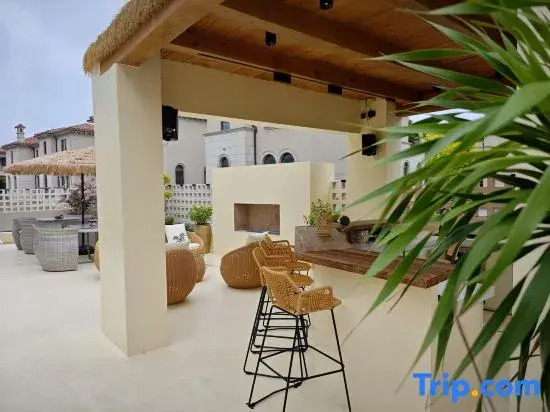 Silent Stay Villa Hotel