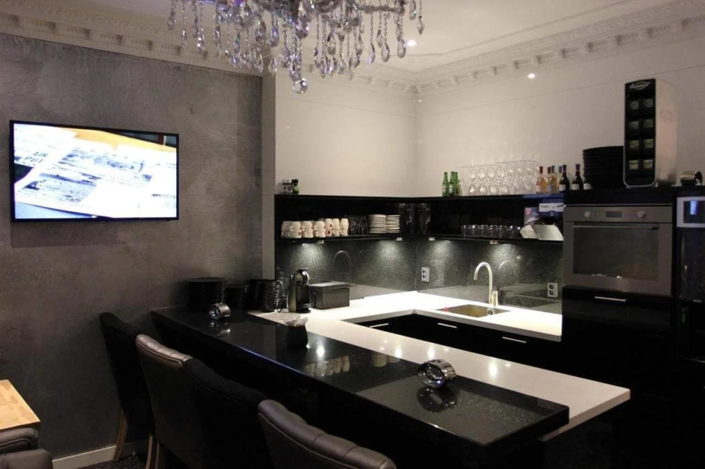 Saras Boutique Hotel