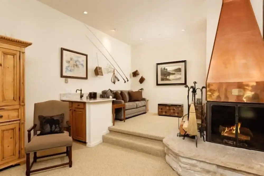 Snowmass Woodrun V 2 Bedroom Ski In, Ski Out Mountain Residence In The Heart Of Snowmass Village