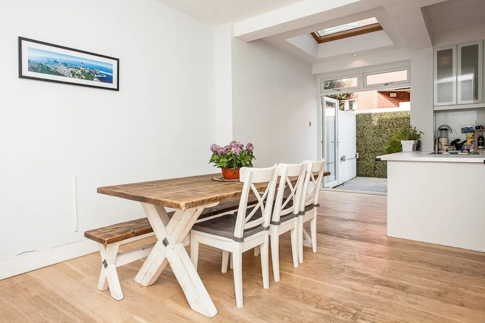 Bright 3 Bedroom Home in Clapham South