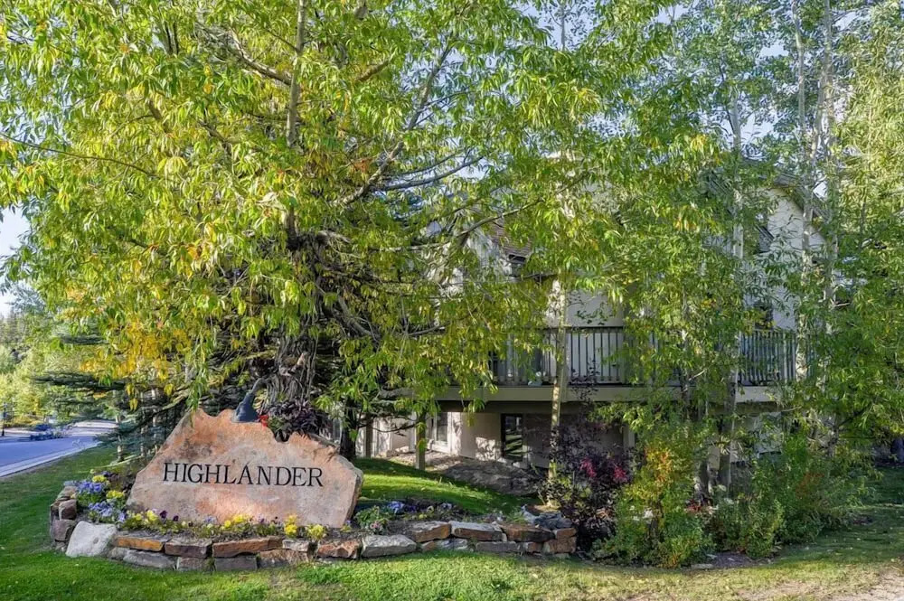 Highlander 324 Townhome with Private Hot Tub