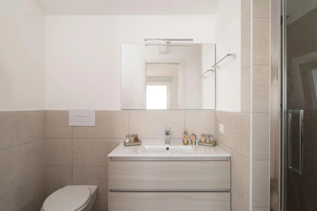 An independent villa of 250 square meters, is divided into 3 levels where the ground floor is the ma-VILLA BIANCA
