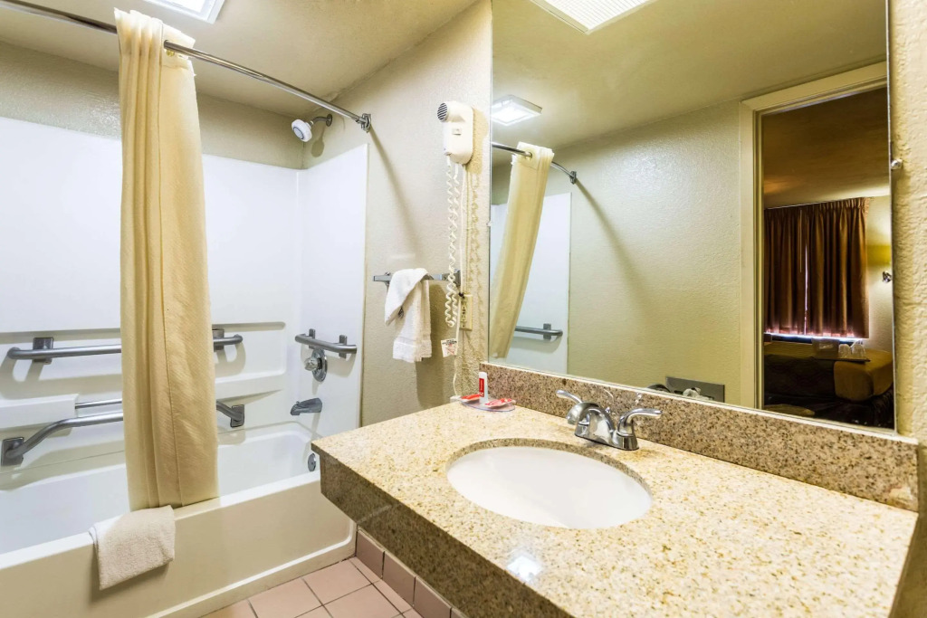 Econo Lodge Oxmoor