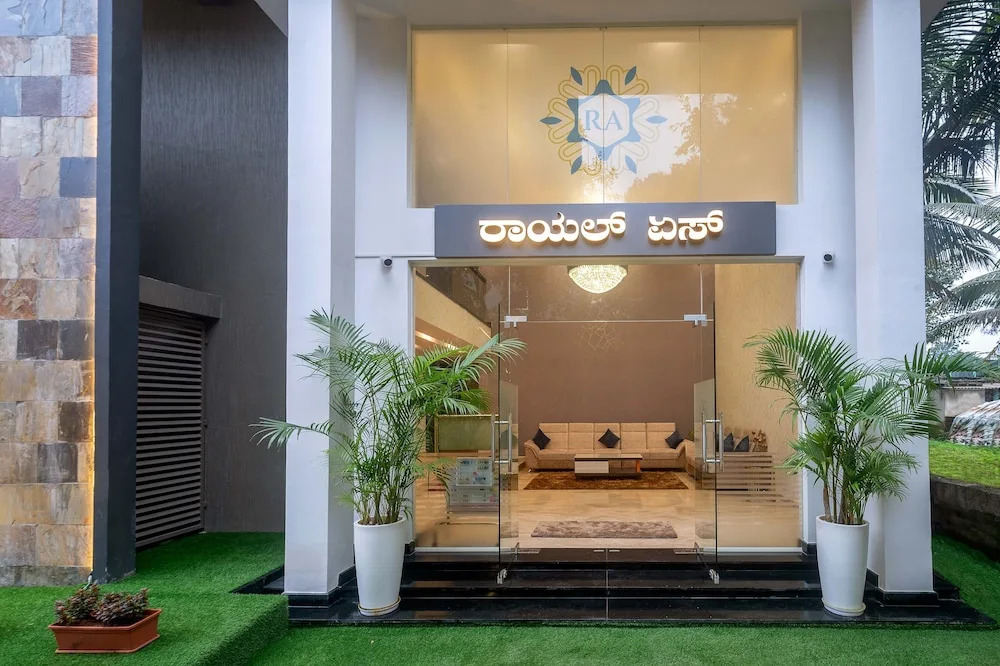 Royal Ace Boutique Hotel