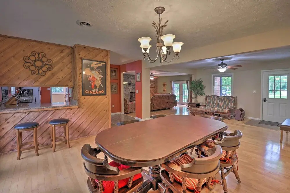 Hendersonville Home w/ Fire Pit: 5 Mi to Downtown!