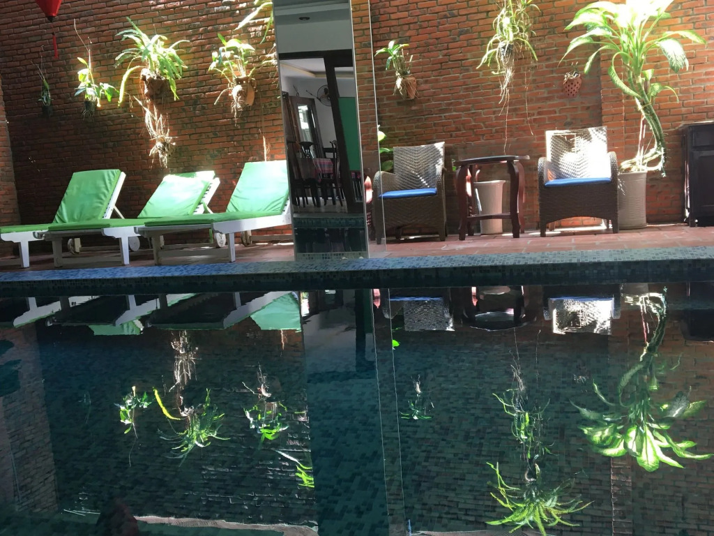 Golden River Hotel