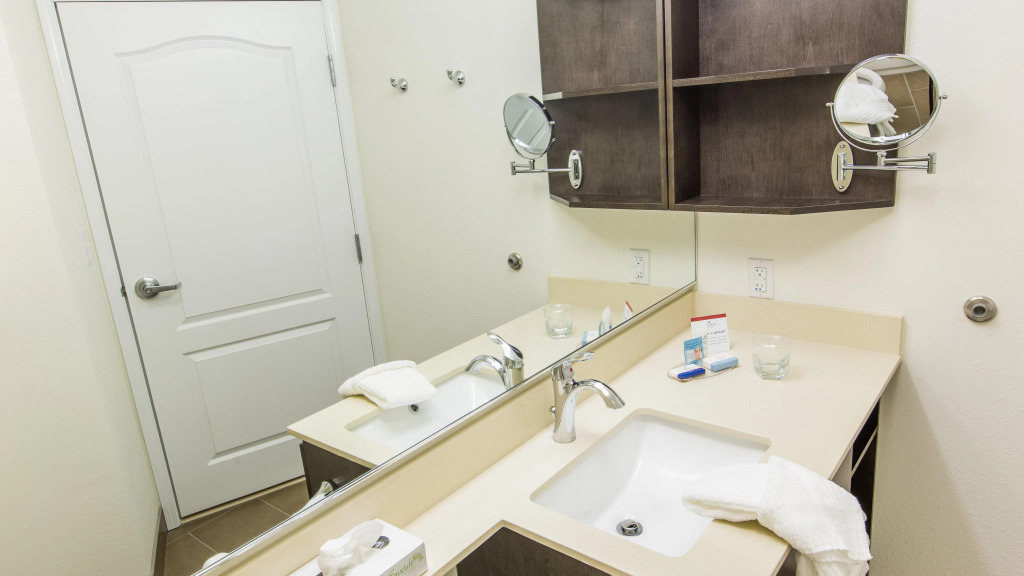 Candlewood Suites Overland Park W 135th St by IHG