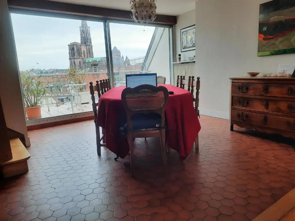 145m² city center 4 bedrooms view of the Cathedral