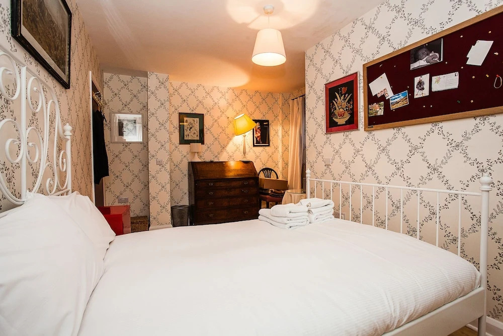 Gorgeous Spacious 3 Bed Apartment in Clapham