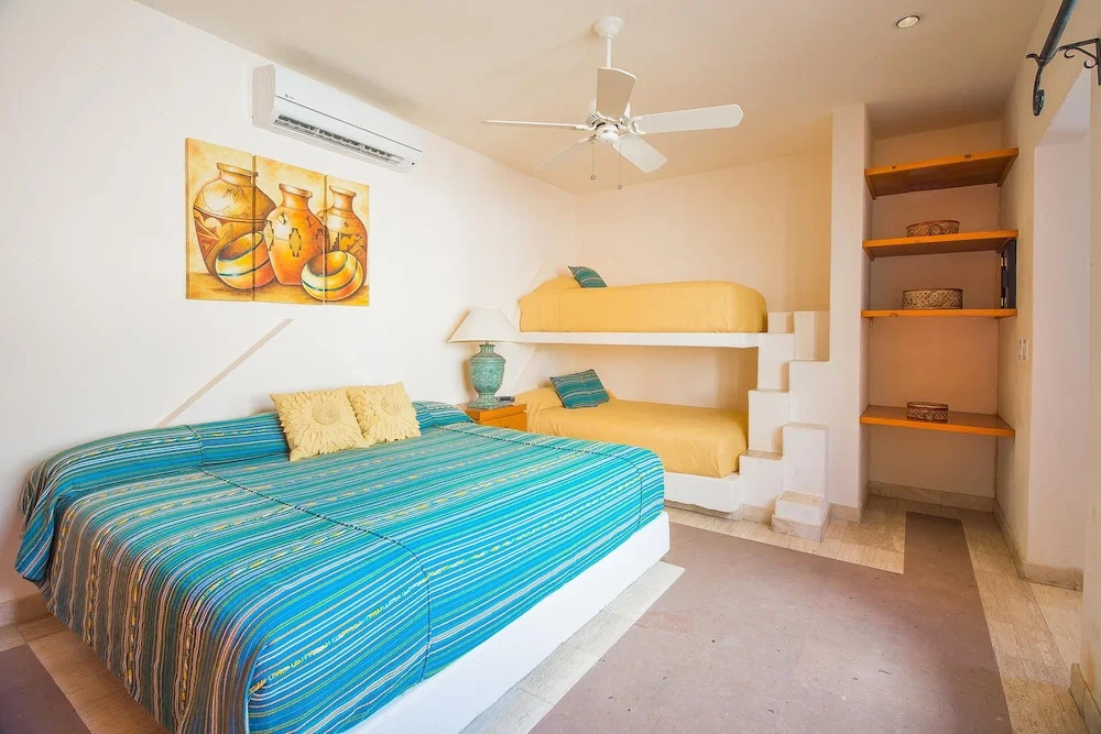 Gorgeous Ocean View Fits 17 Guests, Villa del Sol