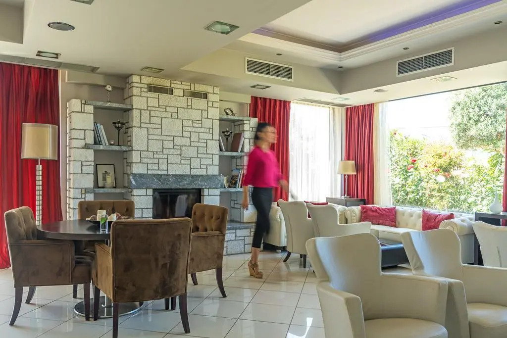 Ai Yannis Suites and Apartments Hotel