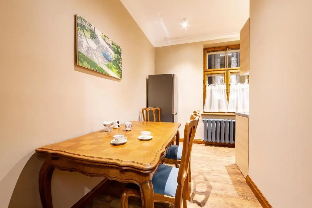 Ancient Storie's AP 65sqm Renovated Free parking