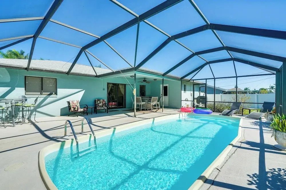 Modern Home w/ Peloton Bike & Grill in Cape Coral!