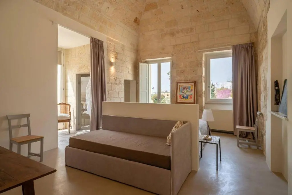 Lu Leccio, Principal Suite With View 5