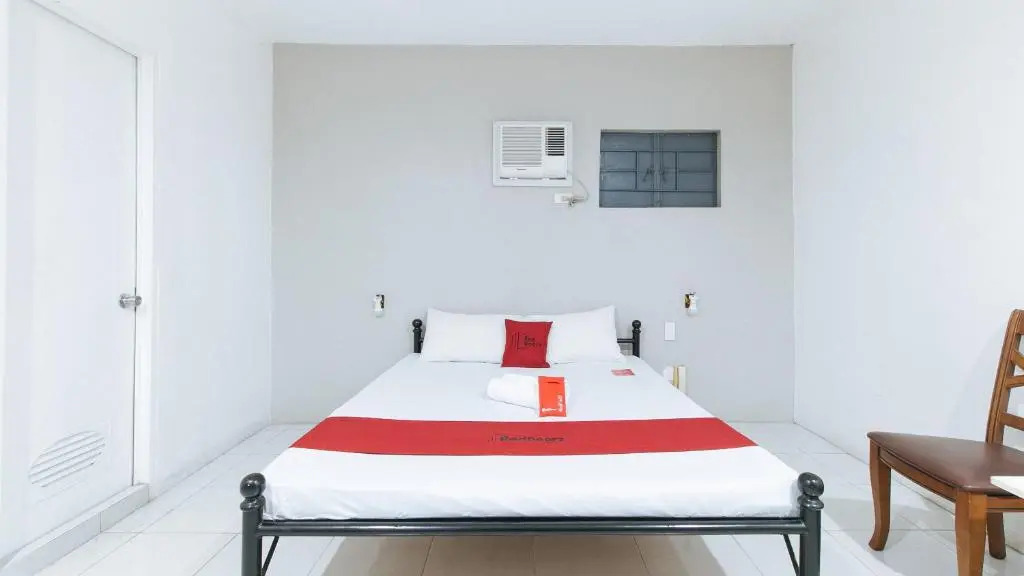 RedDoorz near SM Calamba