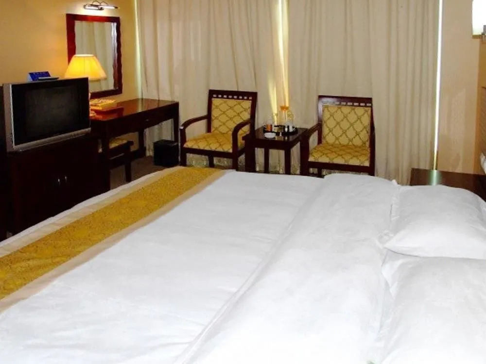 Kunming Jinggu Hotel