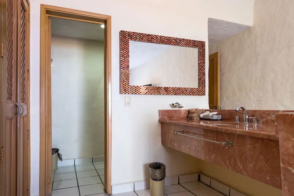 Villa Facing the Beach in a Large Terrace 7 Pools, Tennis Courts, 247 Security