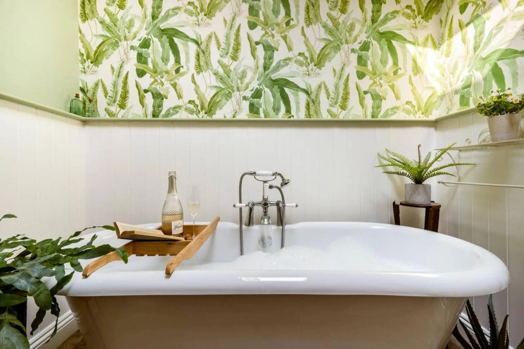 The Cottage - Characterful, coastal family home