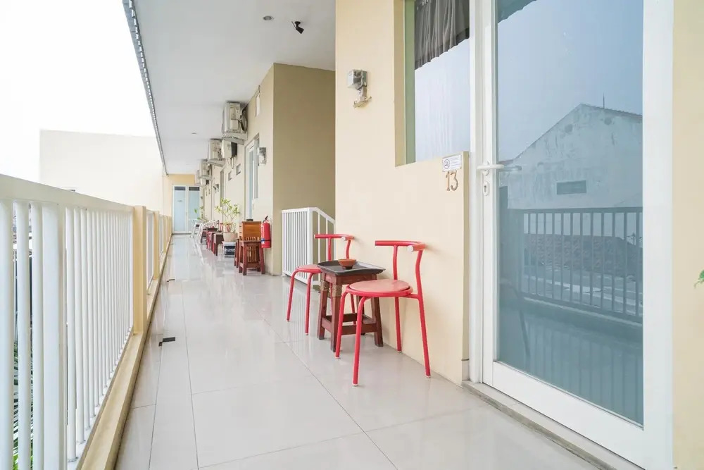 RedDoorz Syariah near Suncity Mall Sidoarjo