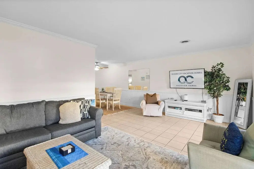 San Remo 108 Ocean-block 2BR Condo, Pool Access, Private Patio & Parking
