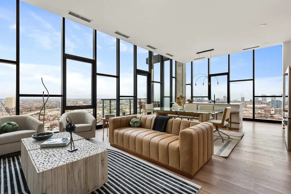 Luxury Penthouse 3BR Prime Location