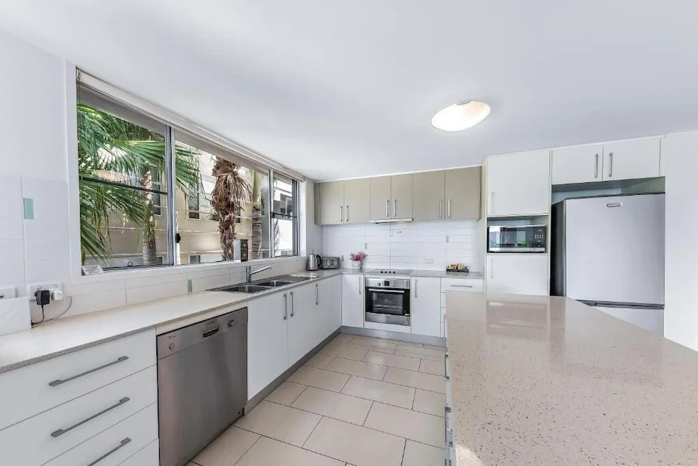 Airlie Summit Apartments