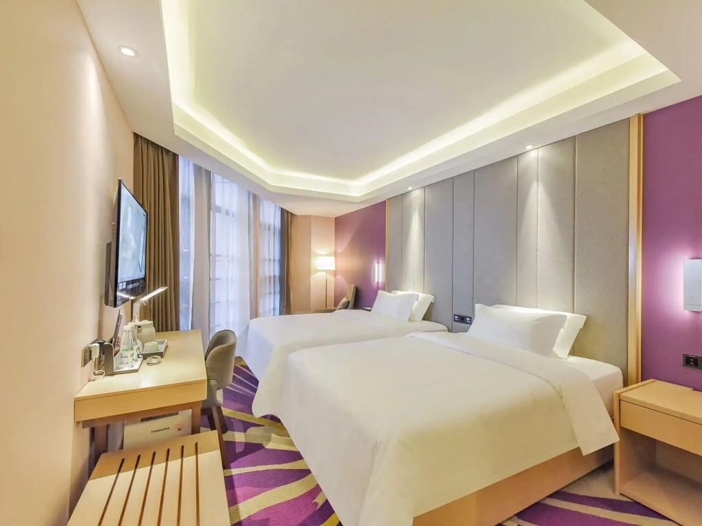 Lavande Hotel (Chongqing Yangjiaping Pedestrian Street Metro Station)
