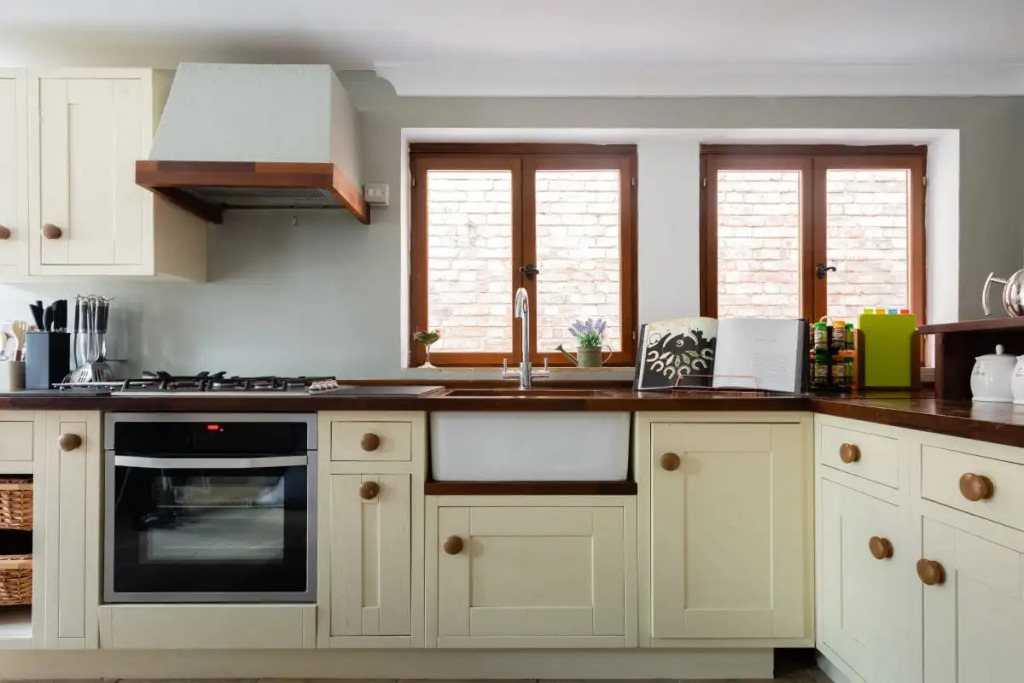 The Madras Cottage - Bright 3BDR Home with Garden
