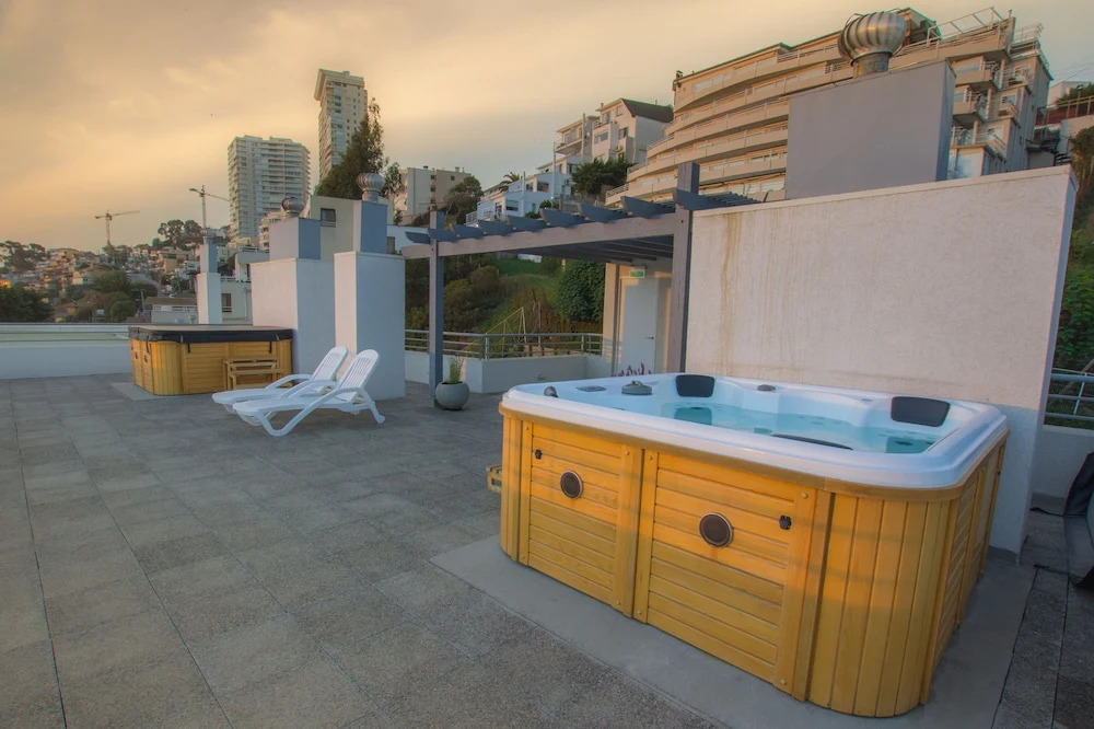Oceana Suites Bellavista