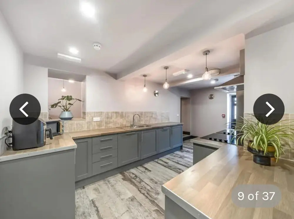 Ivy House, 6-beds, Sleeps 19 With Hot Tub