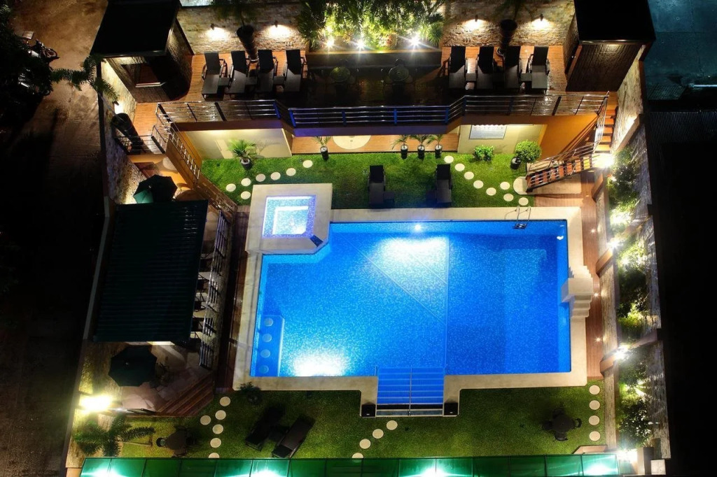 Queens Hotel by BON Hotels