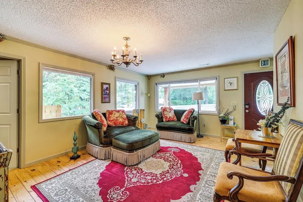 Eureka Springs Rental - Walk to Downtown!