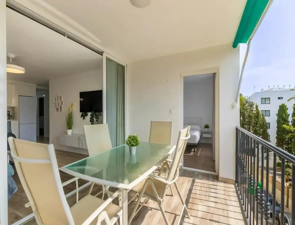 Apartment With Terrace Near the Sea