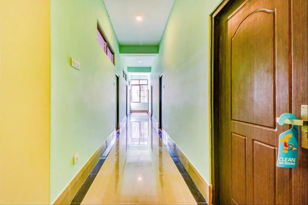 FabHotel Greenery View