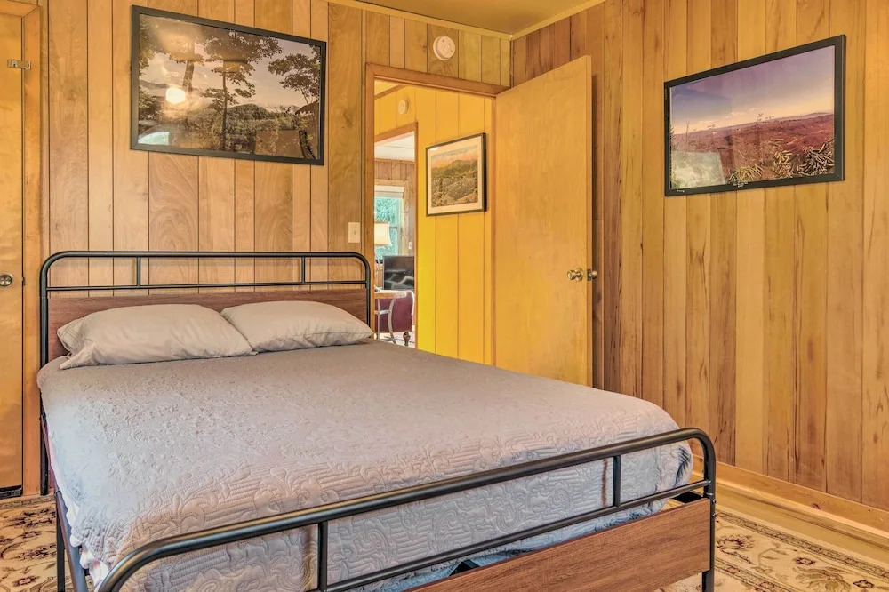 8 Acres + Hiking Trails: Little Switzerland Escape