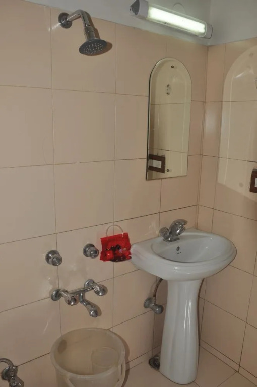 OYO 1636 Hotel Rahat Regency