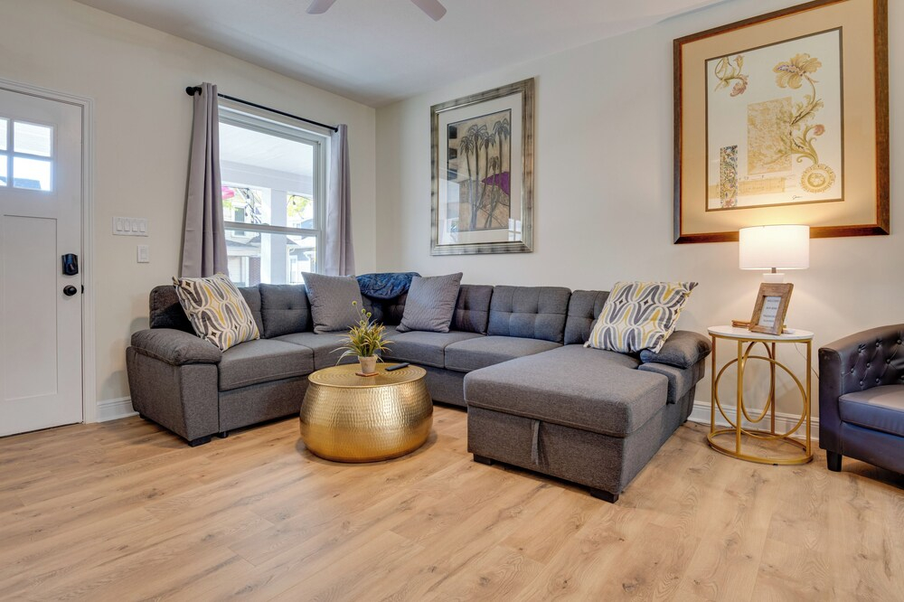 3 Mi to Dtwn: Dual-unit Home in Indianapolis!