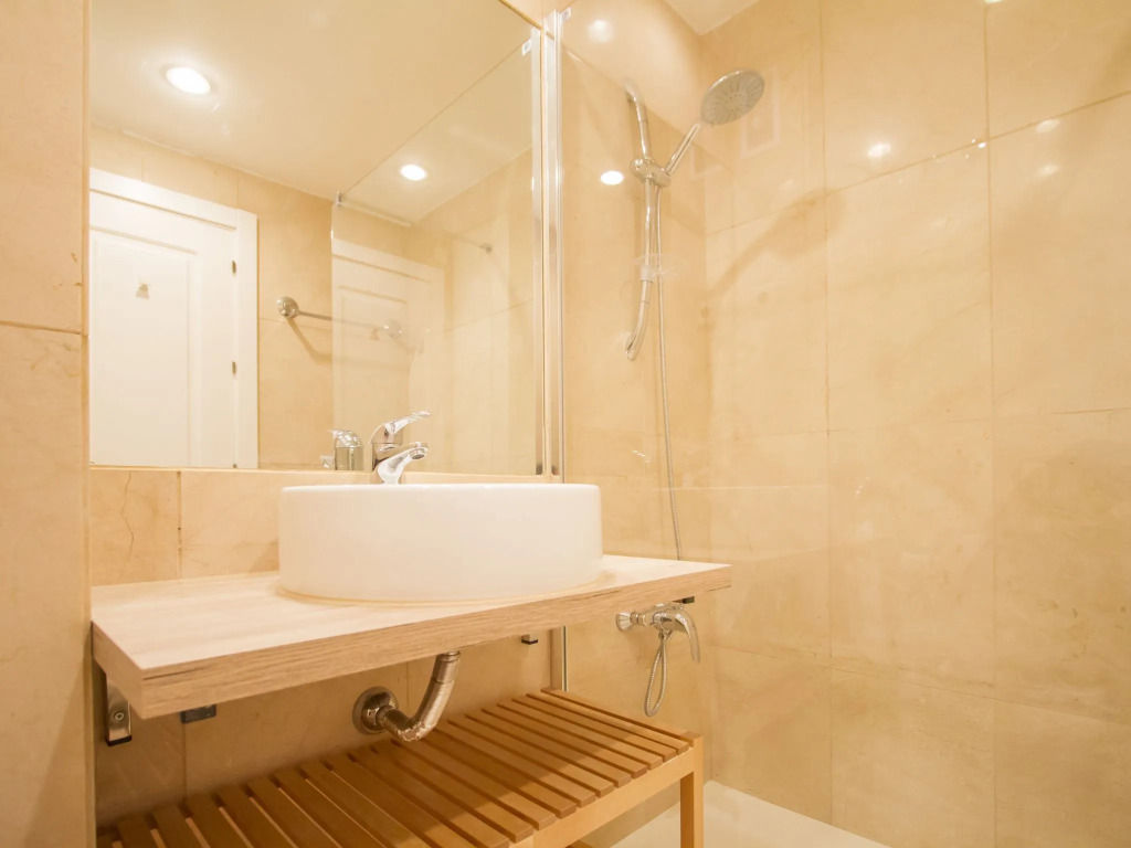 UD Apartments - Atocha Stylish with Pool