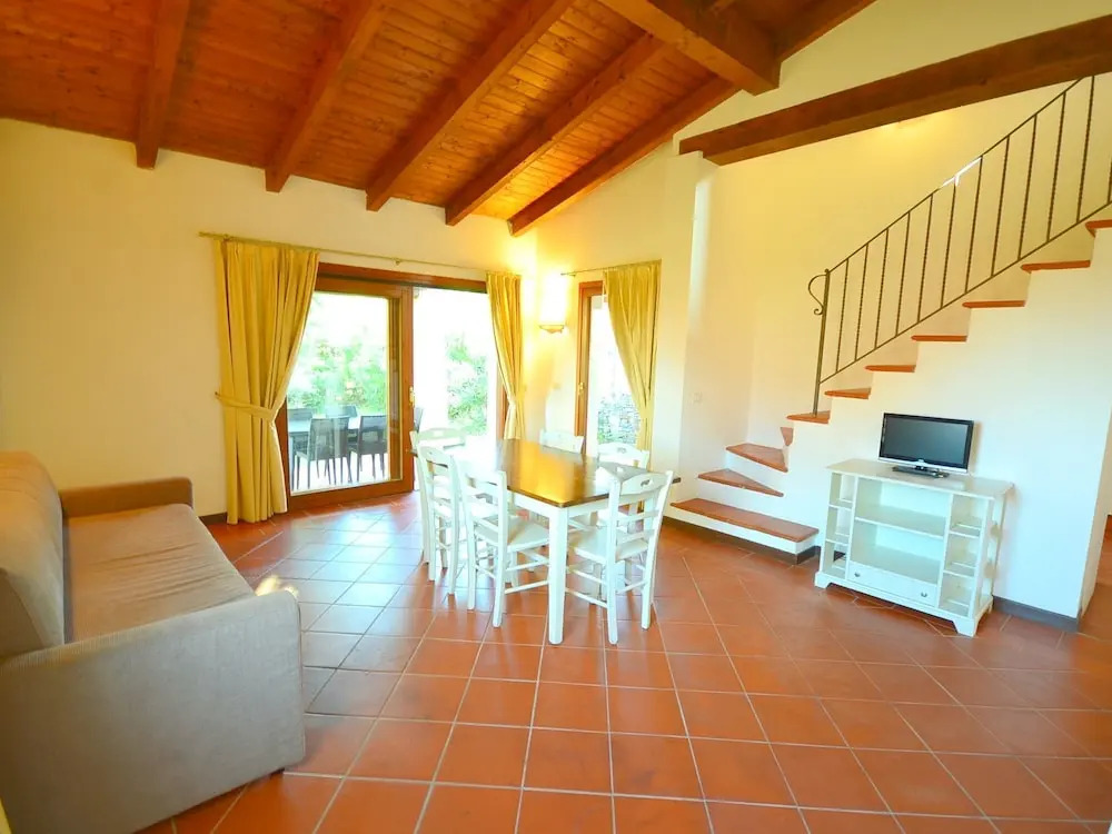 Traditional villa in Stintino with private garden and pool